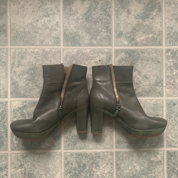 Green platform heel bootie - Picture 3 of 3